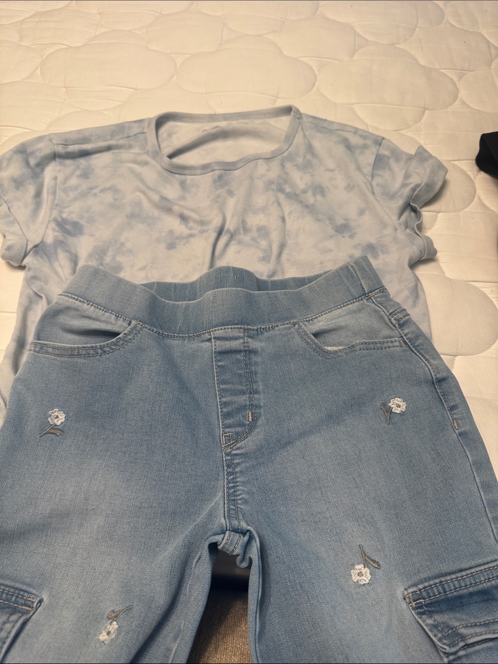 Abercrombie & Fitch Light Blue Tie-Dye Tee and Light Wash Embroidered Denim Set